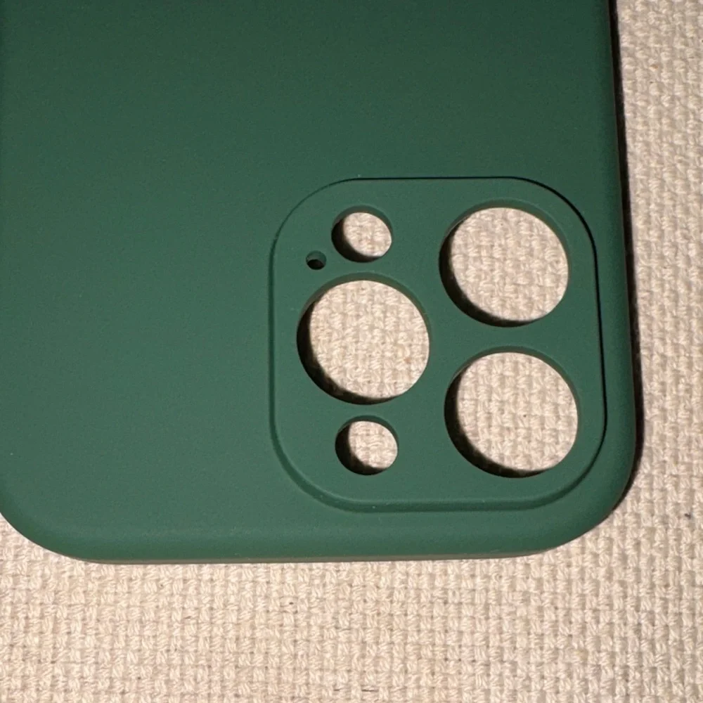 💚🆕💚 QxbSky Green Phone Case With MagSafe Suction Holder and Screen Protector